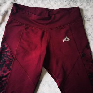 **SOLD**Adidas Red lepard print workout leggings